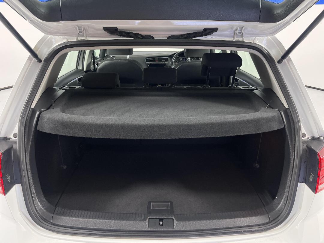 Photo '14' of Volkswagen Golf Photo '14' of Volkswagen Golf