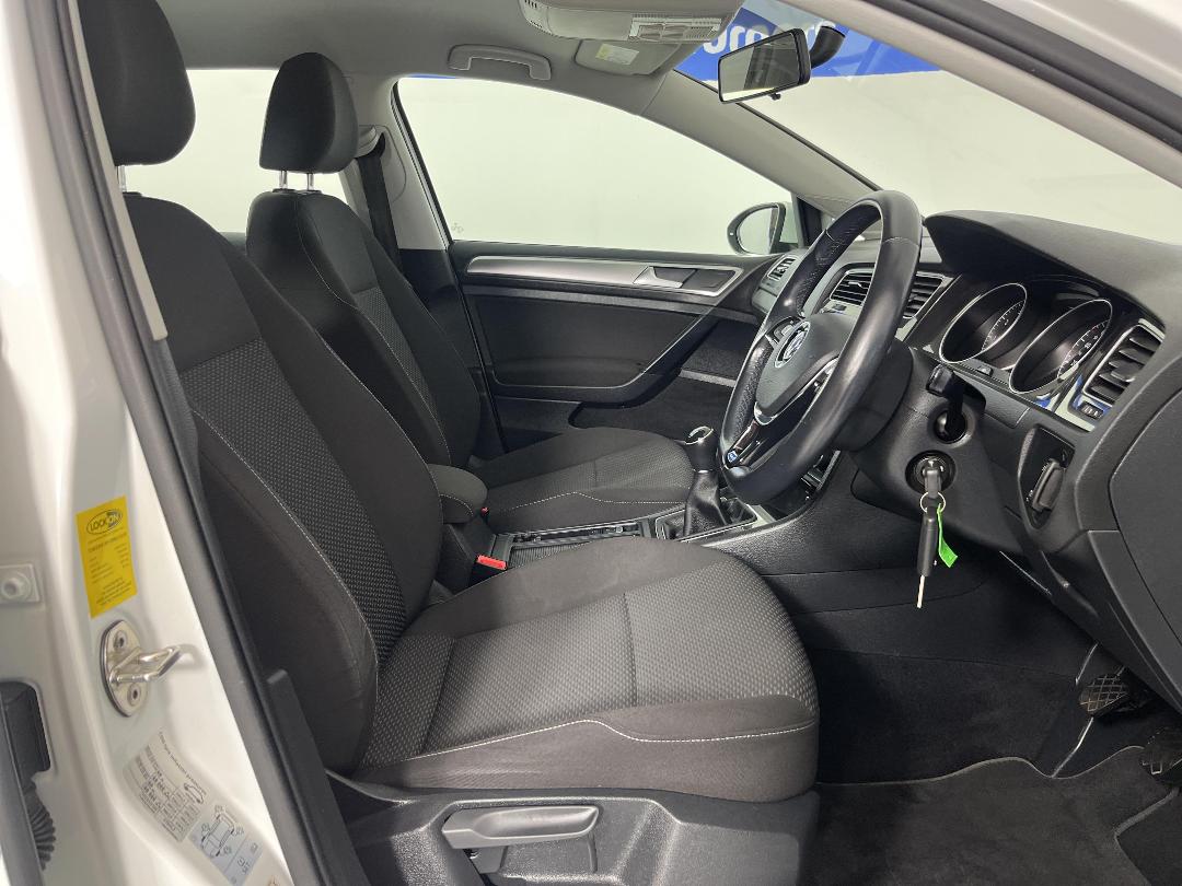 Photo '16' of Volkswagen Golf Photo '16' of Volkswagen Golf