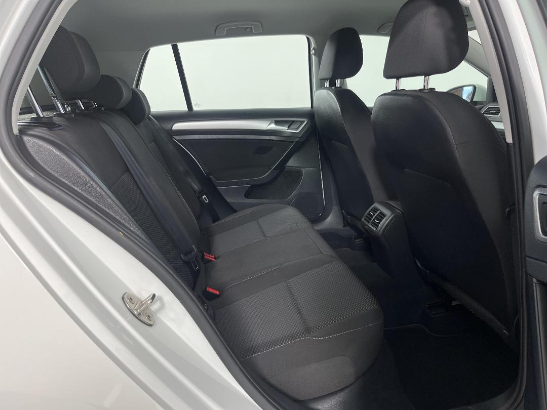 Photo '20' of Volkswagen Golf Photo '20' of Volkswagen Golf