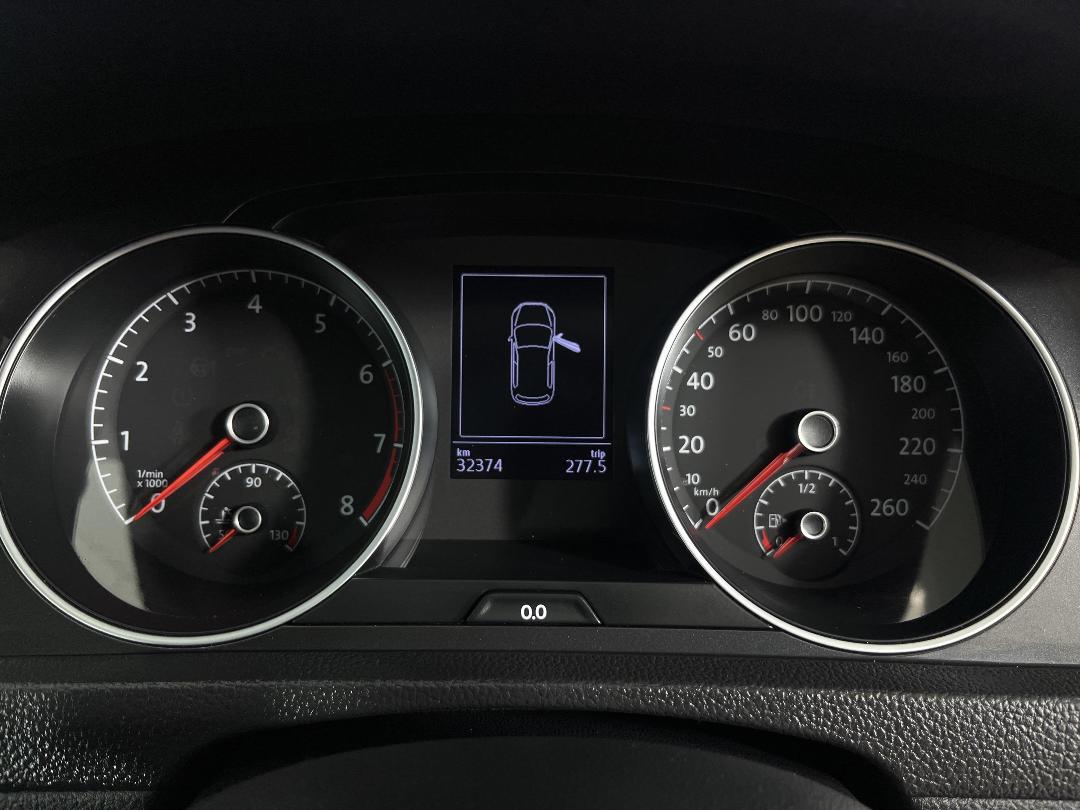 Photo '21' of Volkswagen Golf Photo '21' of Volkswagen Golf