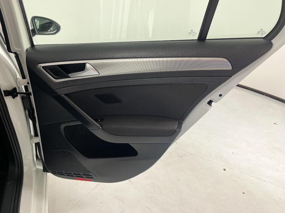 Photo '19' of Volkswagen Golf Photo '19' of Volkswagen Golf