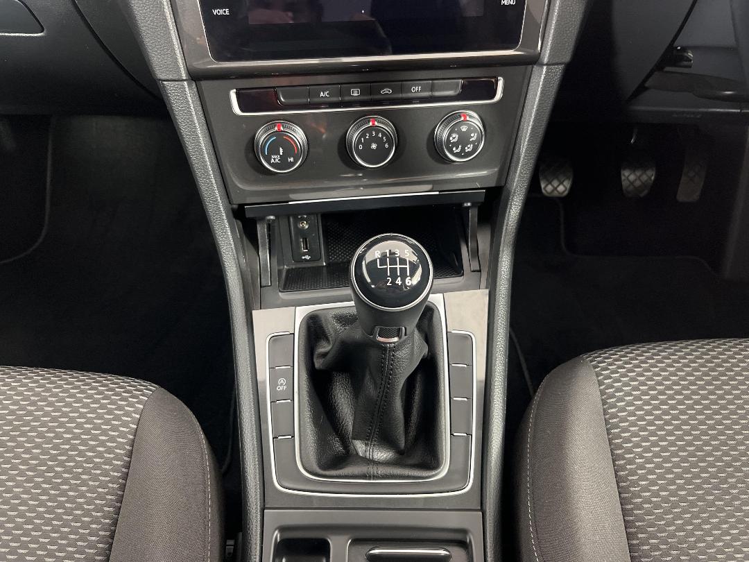 Photo '18' of Volkswagen Golf Photo '18' of Volkswagen Golf