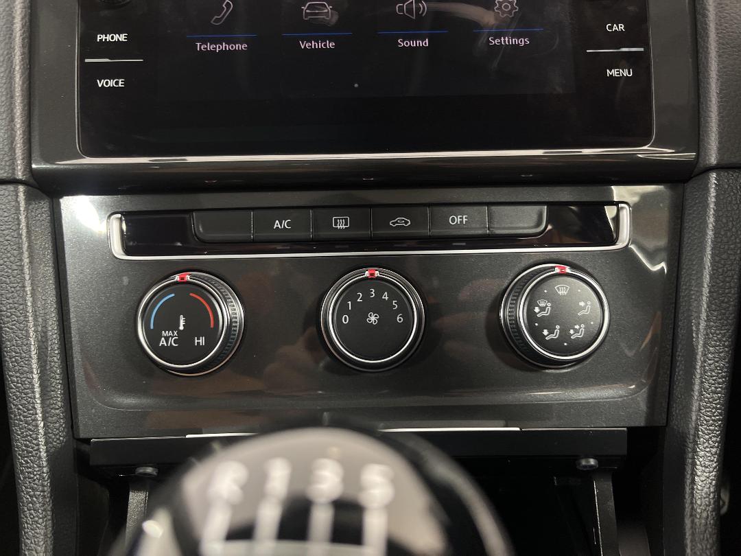 Photo '24' of Volkswagen Golf Photo '24' of Volkswagen Golf