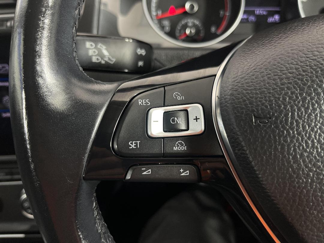 Photo '26' of Volkswagen Golf Photo '26' of Volkswagen Golf