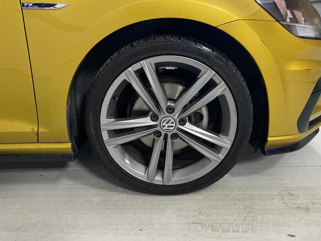 Photo '9' of Volkswagen Golf Photo '9' of Volkswagen Golf