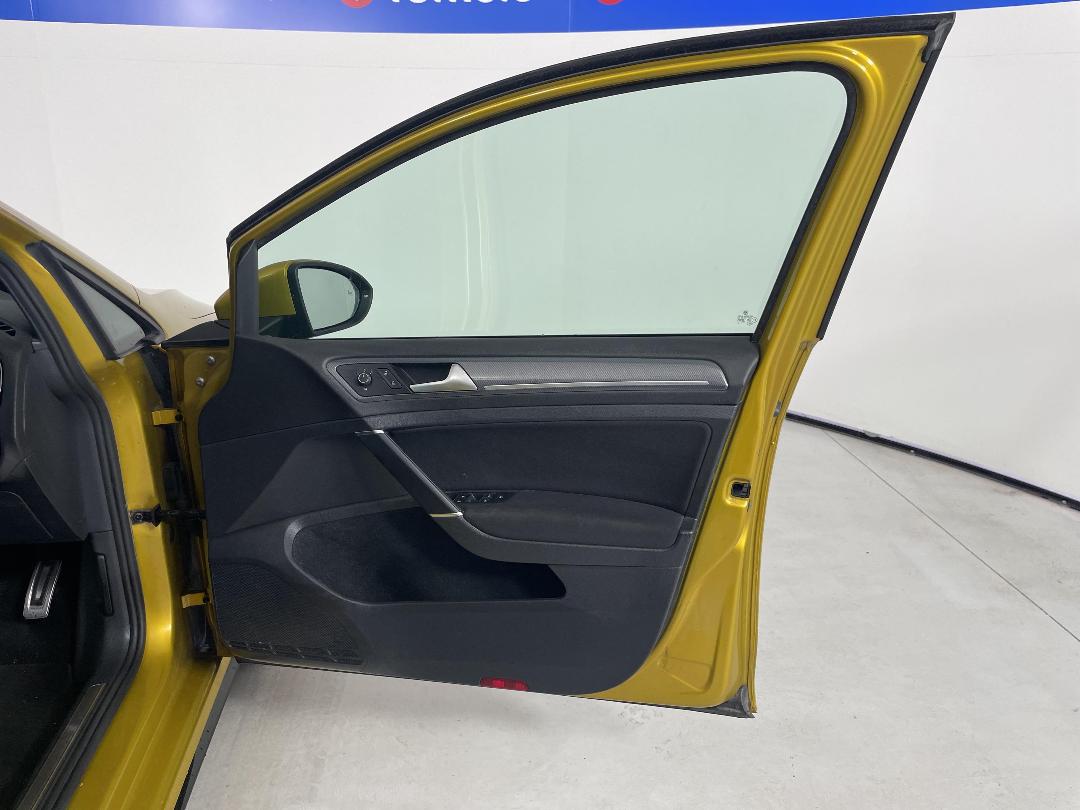 Photo '15' of Volkswagen Golf Photo '15' of Volkswagen Golf