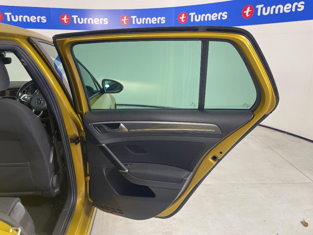 Photo '19' of Volkswagen Golf Photo '19' of Volkswagen Golf