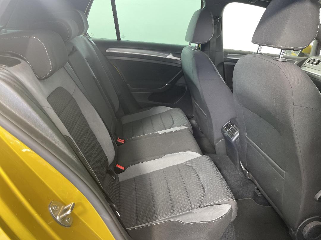 Photo '20' of Volkswagen Golf Photo '20' of Volkswagen Golf