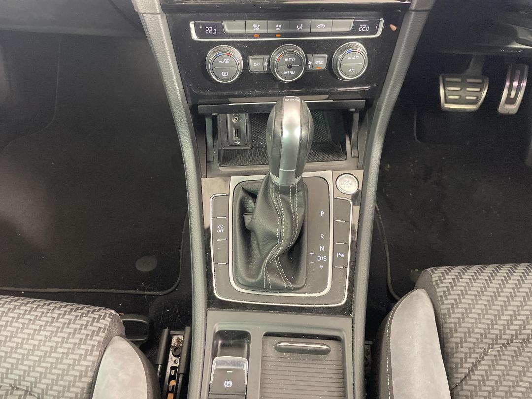 Photo '18' of Volkswagen Golf Photo '18' of Volkswagen Golf