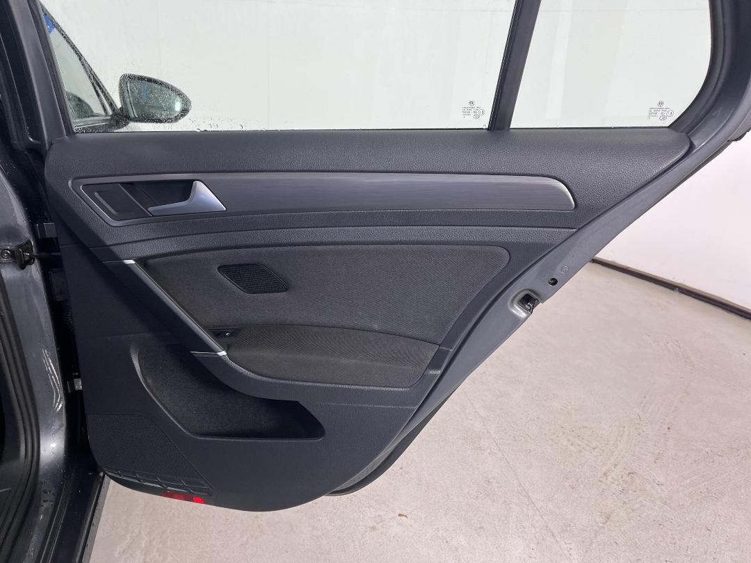 Photo '19' of Volkswagen Golf