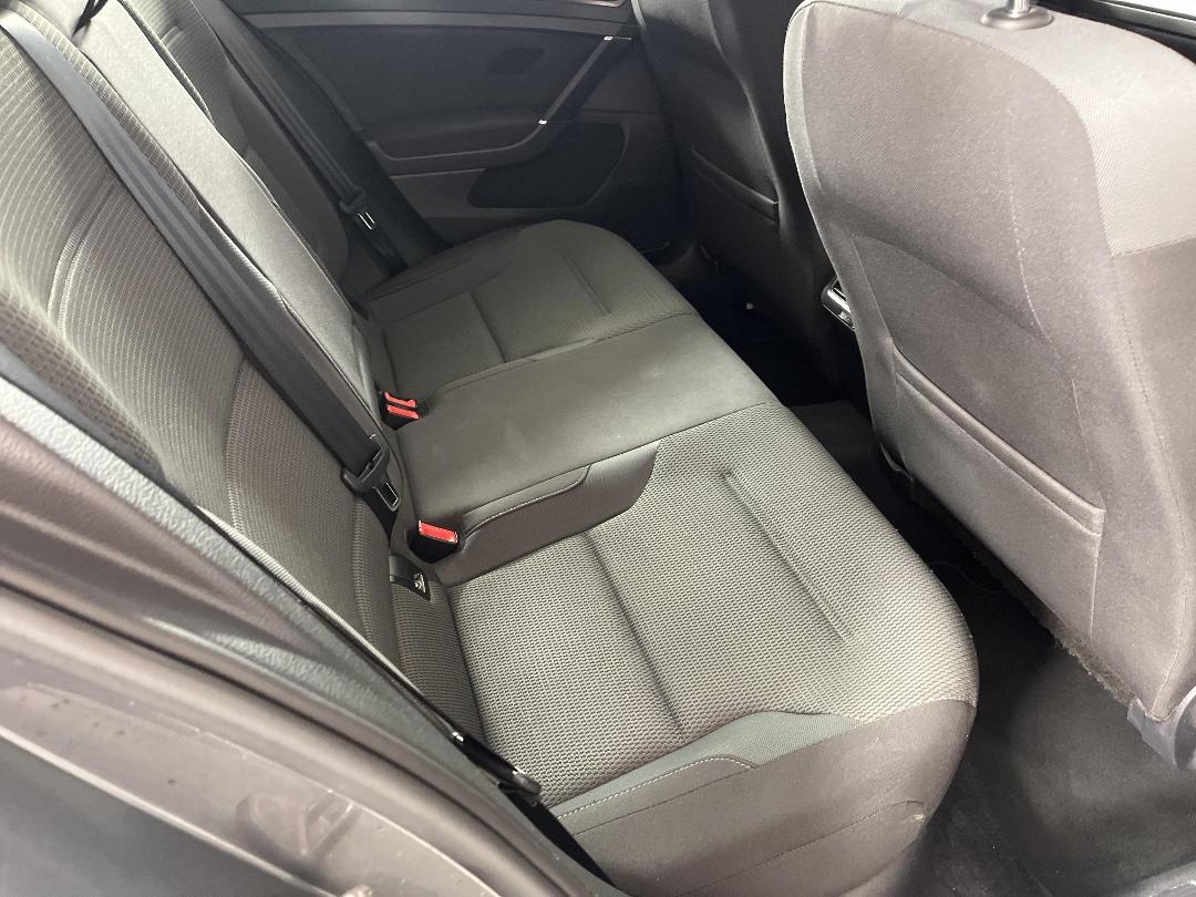 Photo '20' of Volkswagen Golf