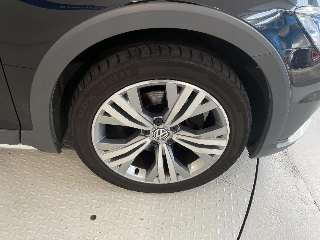 Photo '9' of Volkswagen Passat Photo '9' of Volkswagen Passat