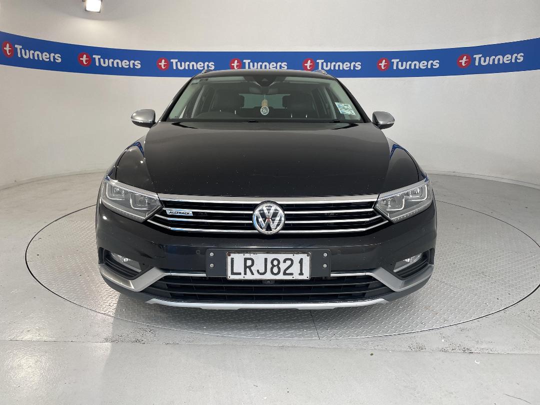 Photo '2' of Volkswagen Passat Photo '2' of Volkswagen Passat