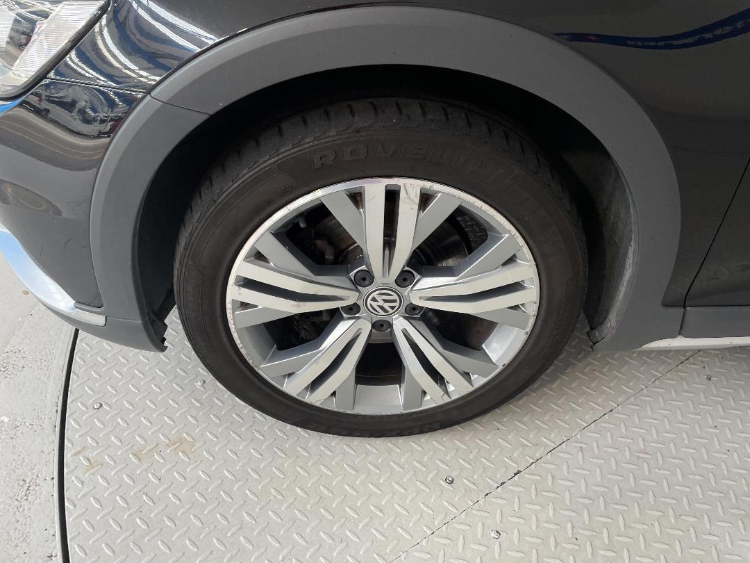 Photo '10' of Volkswagen Passat Photo '10' of Volkswagen Passat