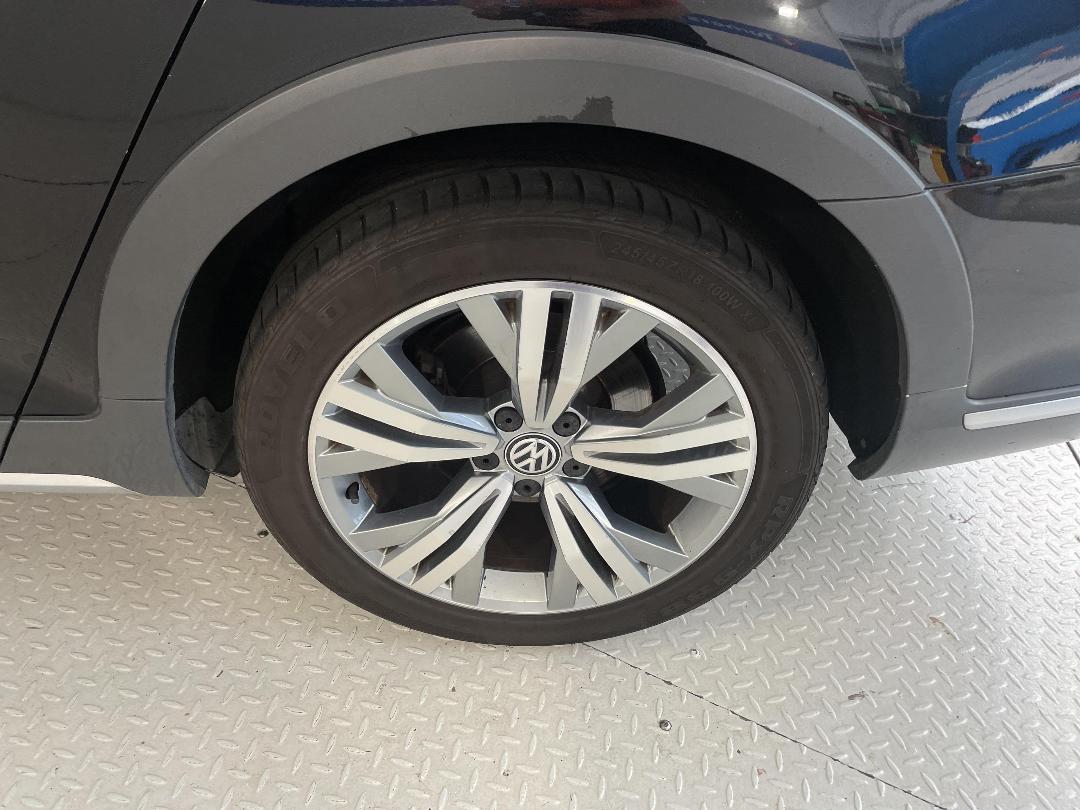 Photo '11' of Volkswagen Passat Photo '11' of Volkswagen Passat