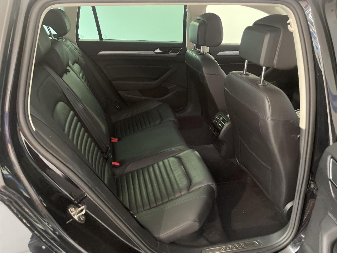 Photo '20' of Volkswagen Passat Photo '20' of Volkswagen Passat