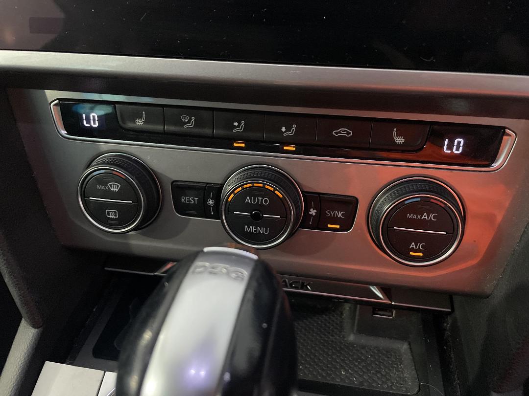 Photo '31' of Volkswagen Passat Photo '31' of Volkswagen Passat