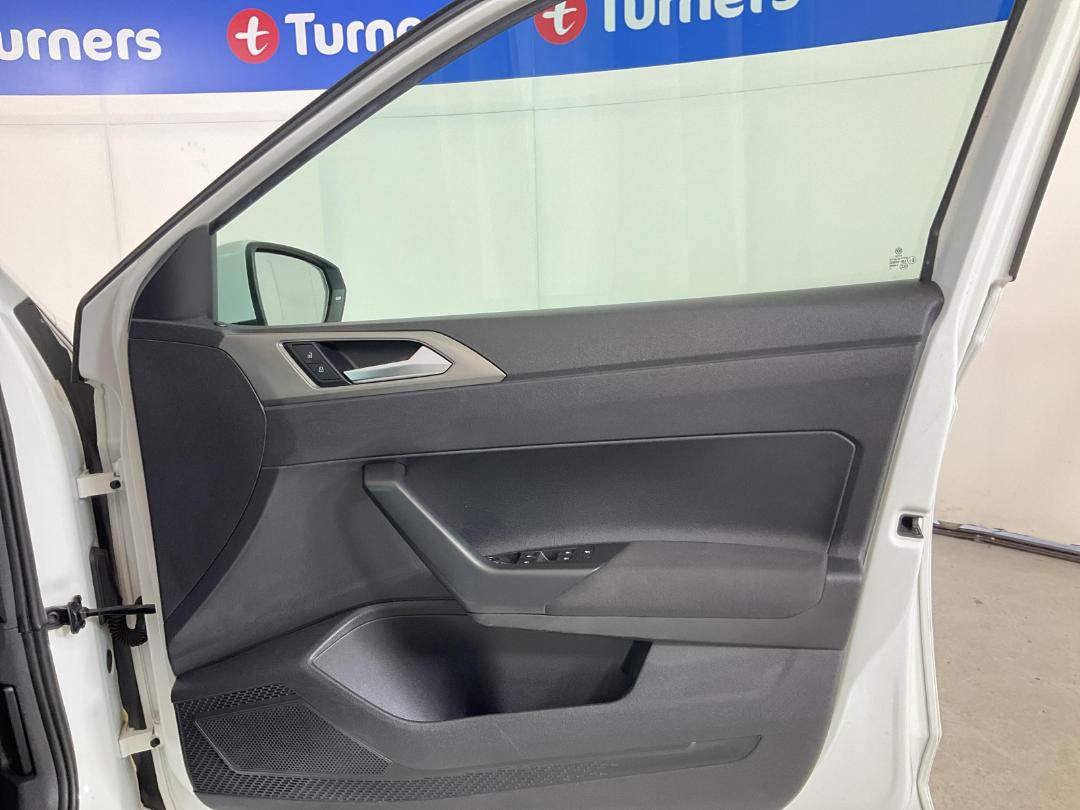 Photo '15' of Volkswagen Polo Photo '15' of Volkswagen Polo