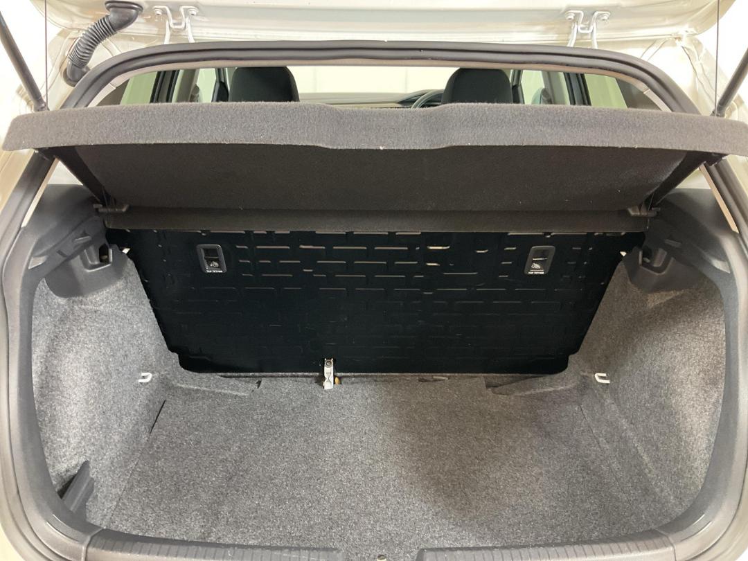 Photo '14' of Volkswagen Polo Photo '14' of Volkswagen Polo