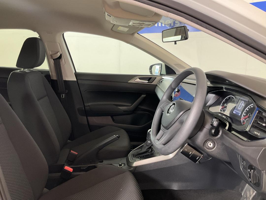 Photo '16' of Volkswagen Polo Photo '16' of Volkswagen Polo