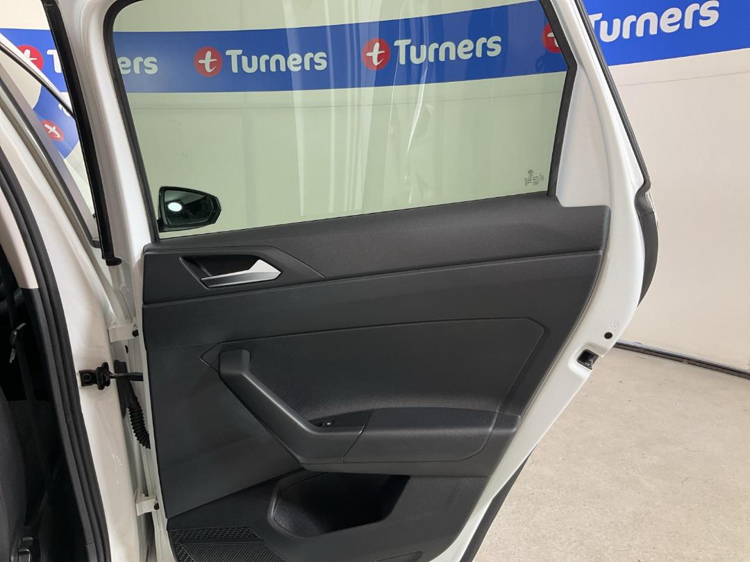 Photo '19' of Volkswagen Polo Photo '19' of Volkswagen Polo