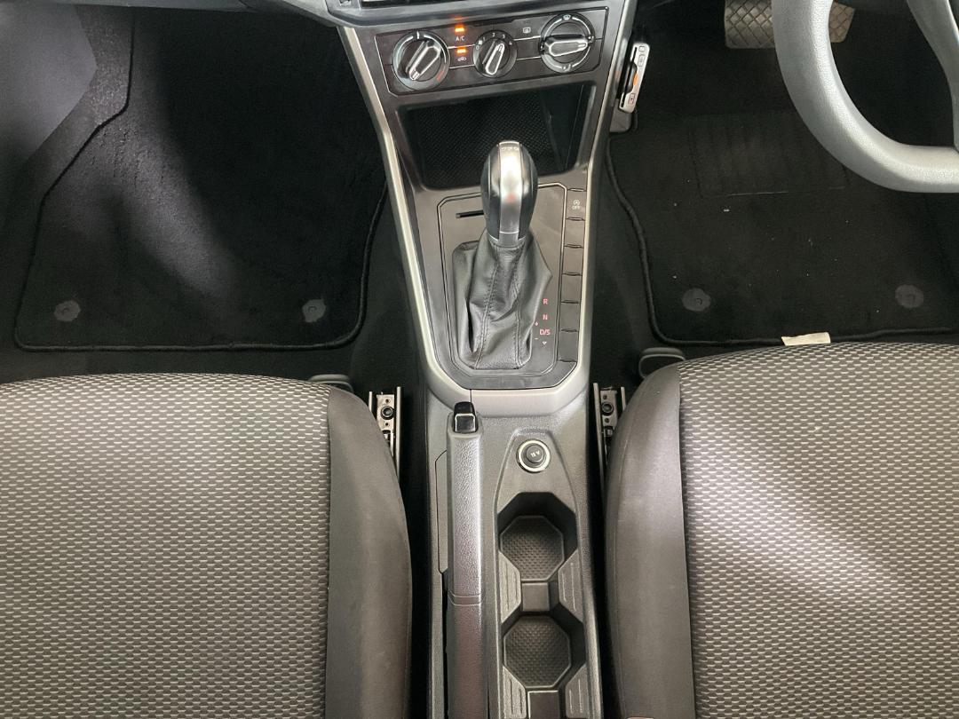 Photo '18' of Volkswagen Polo Photo '18' of Volkswagen Polo