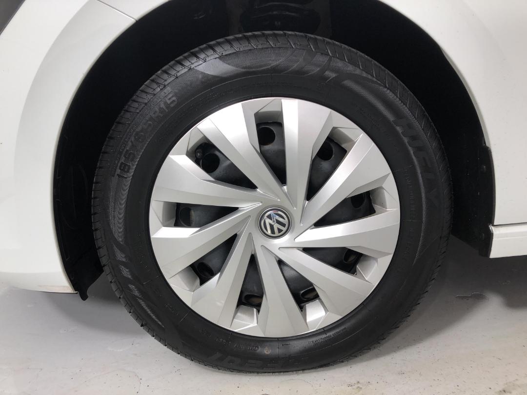 Photo '10' of Volkswagen Polo Photo '10' of Volkswagen Polo