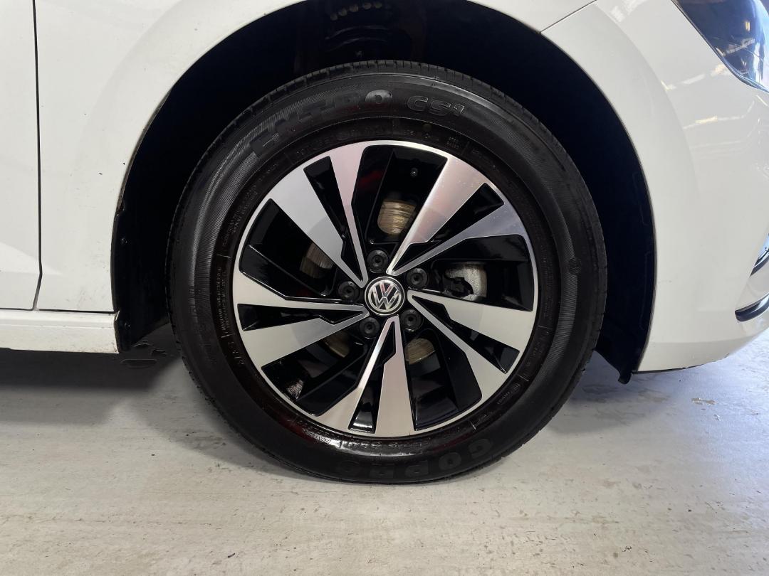 Photo '9' of Volkswagen Polo Photo '9' of Volkswagen Polo