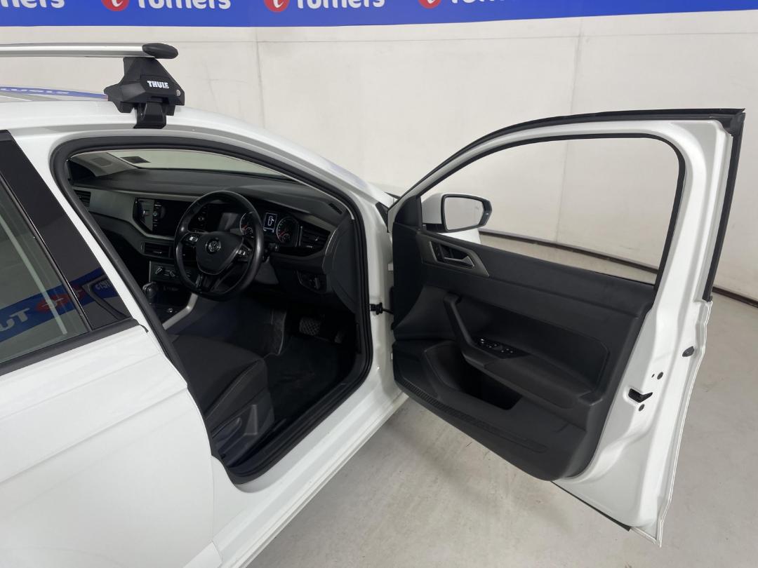 Photo '15' of Volkswagen Polo Photo '15' of Volkswagen Polo