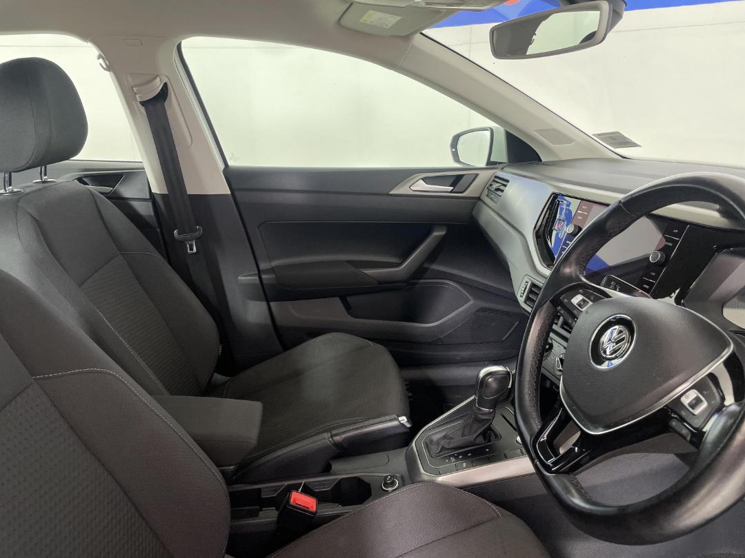 Photo '16' of Volkswagen Polo Photo '16' of Volkswagen Polo