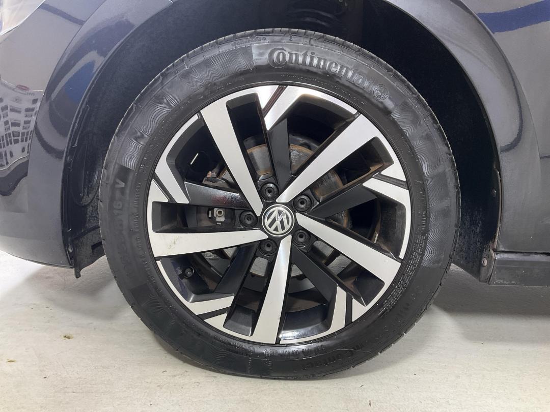 Photo '10' of Volkswagen Polo Photo '10' of Volkswagen Polo