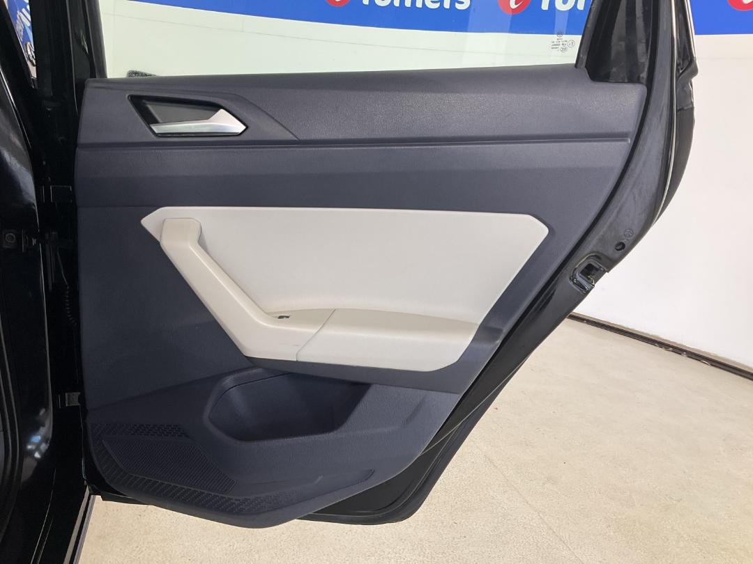 Photo '19' of Volkswagen Polo Photo '19' of Volkswagen Polo