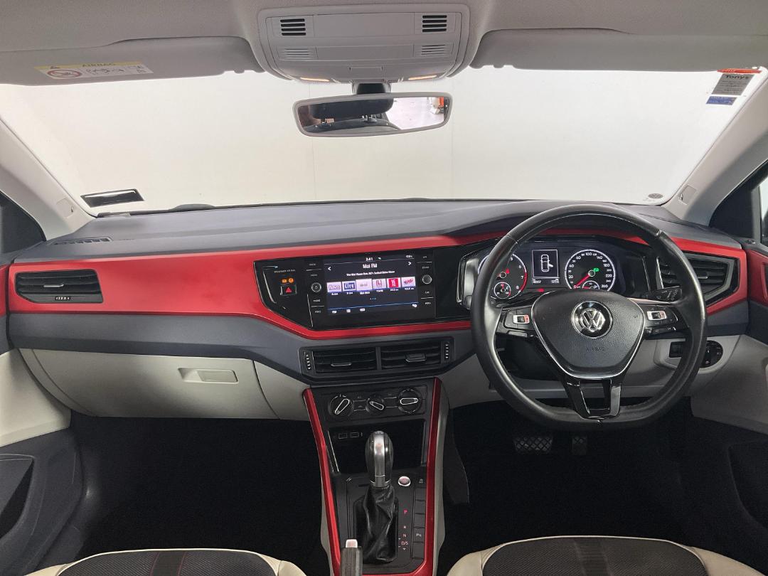 Photo '17' of Volkswagen Polo Photo '17' of Volkswagen Polo