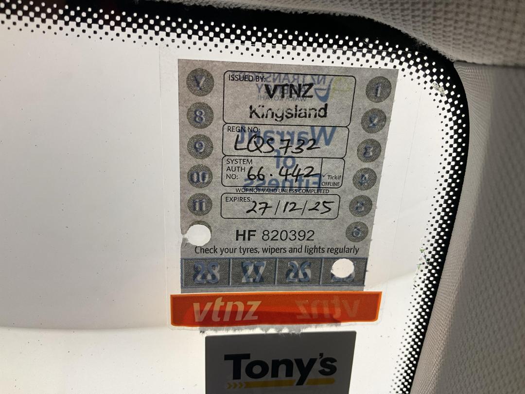 Photo '24' of Volkswagen Polo Photo '24' of Volkswagen Polo