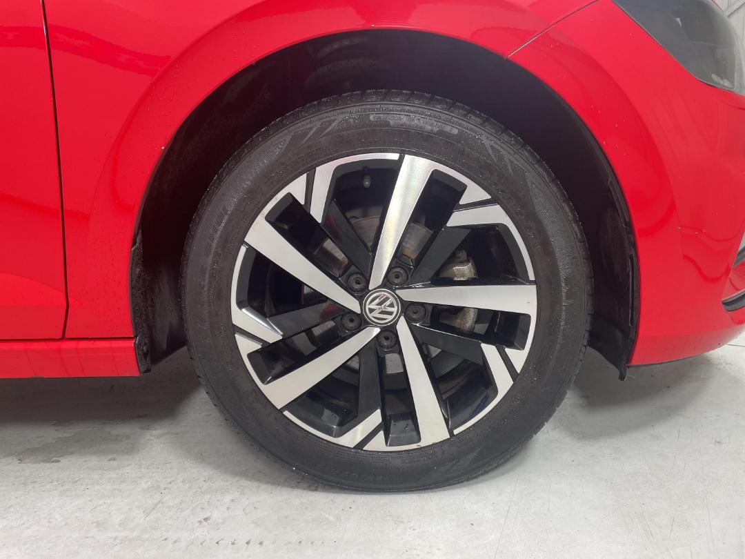 Photo '9' of Volkswagen Polo Photo '9' of Volkswagen Polo