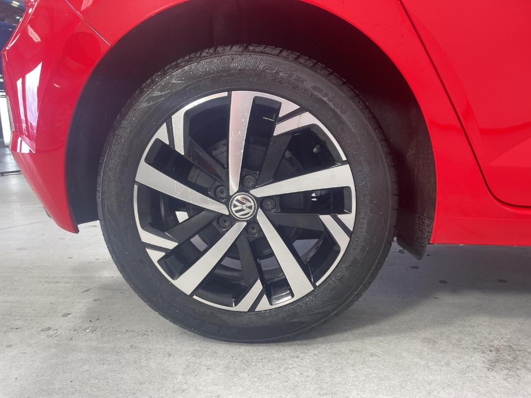 Photo '12' of Volkswagen Polo Photo '12' of Volkswagen Polo