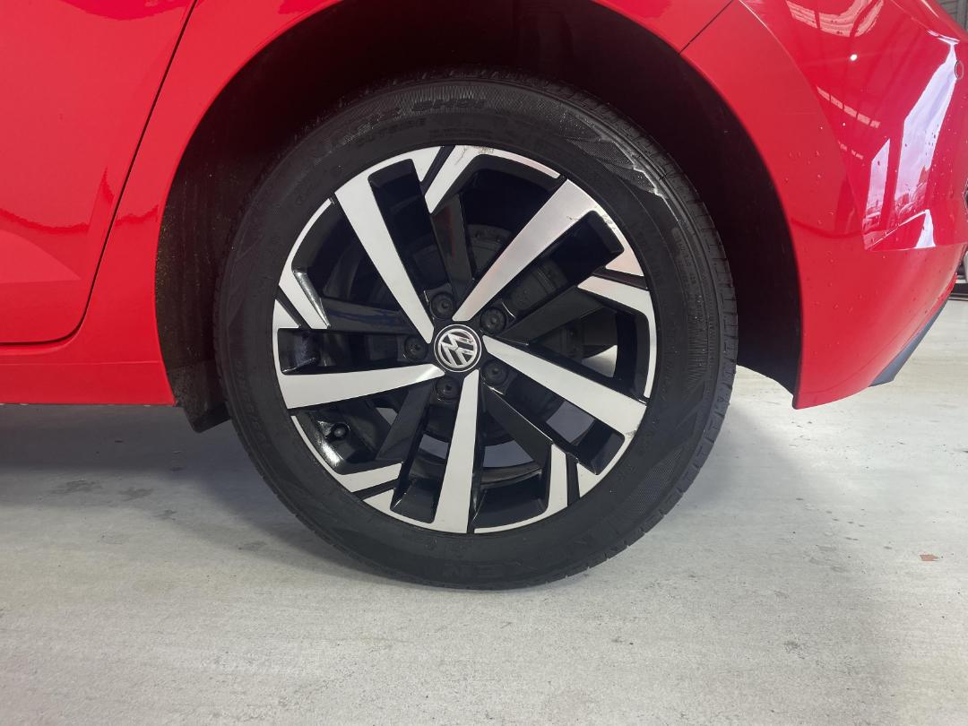 Photo '11' of Volkswagen Polo Photo '11' of Volkswagen Polo