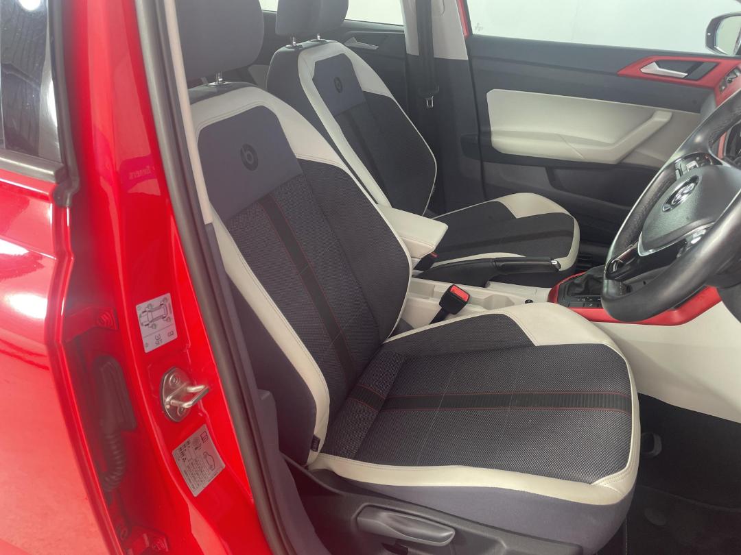 Photo '16' of Volkswagen Polo Photo '16' of Volkswagen Polo