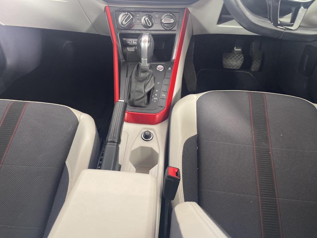 Photo '18' of Volkswagen Polo Photo '18' of Volkswagen Polo