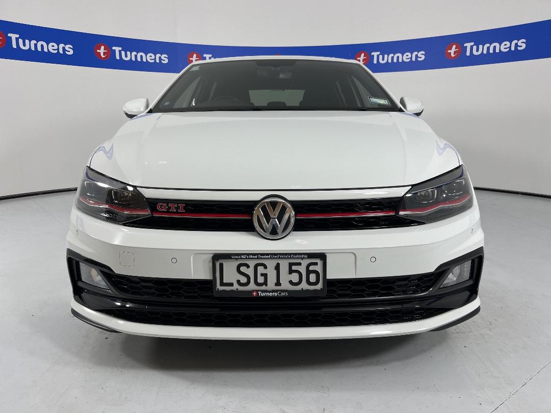 Photo '2' of Volkswagen Polo Photo '2' of Volkswagen Polo