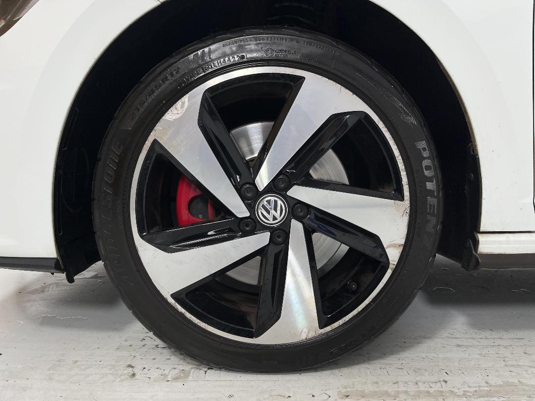 Photo '10' of Volkswagen Polo Photo '10' of Volkswagen Polo