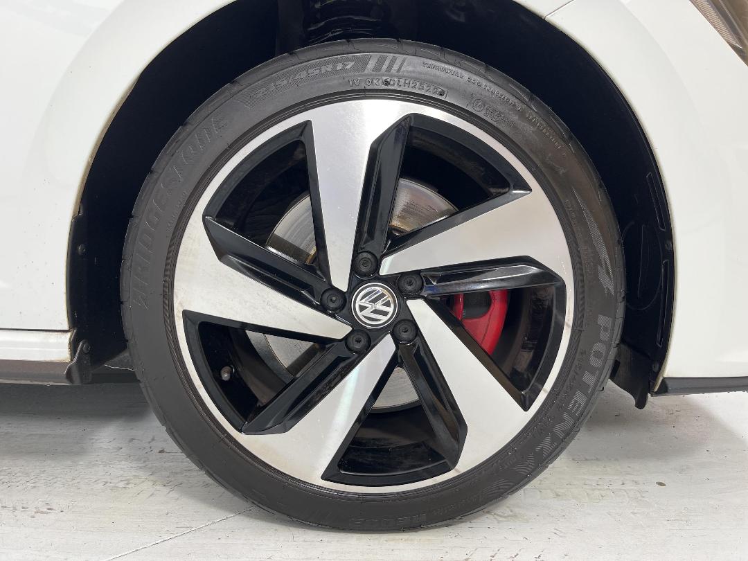 Photo '9' of Volkswagen Polo Photo '9' of Volkswagen Polo