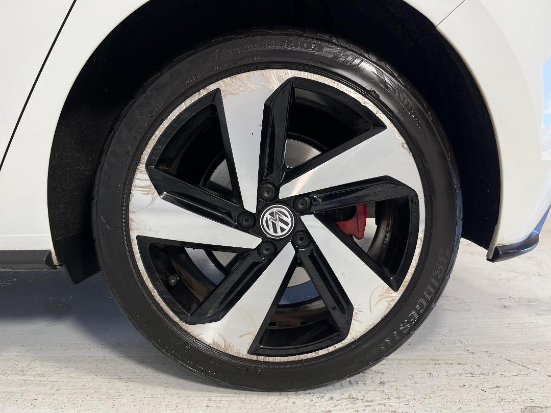 Photo '11' of Volkswagen Polo Photo '11' of Volkswagen Polo