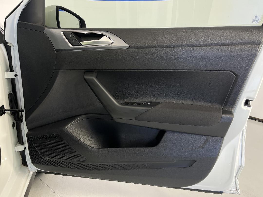 Photo '15' of Volkswagen Polo Photo '15' of Volkswagen Polo