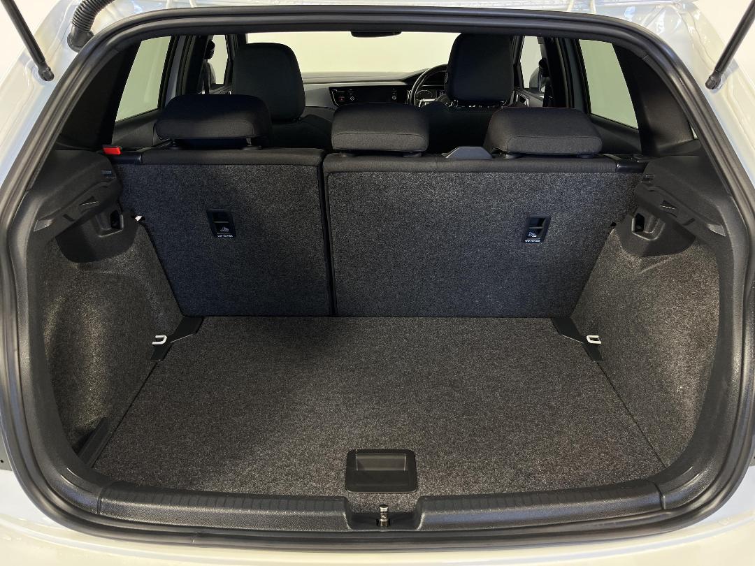 Photo '14' of Volkswagen Polo Photo '14' of Volkswagen Polo