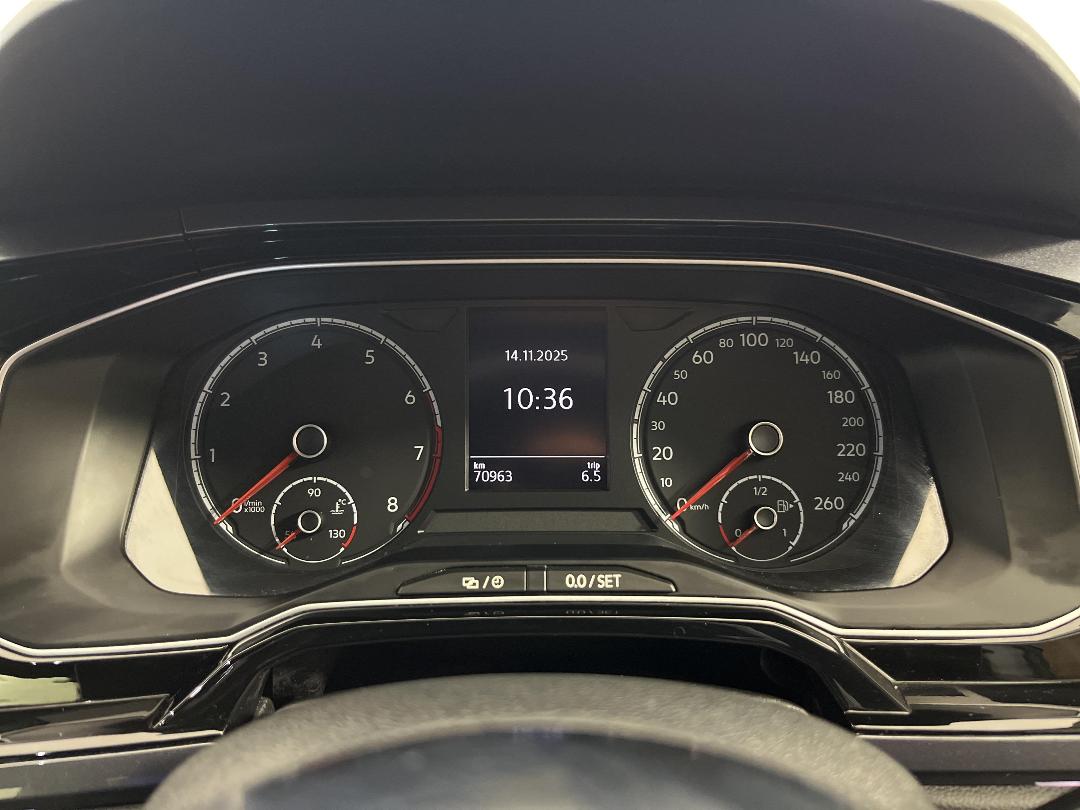 Photo '21' of Volkswagen Polo Photo '21' of Volkswagen Polo