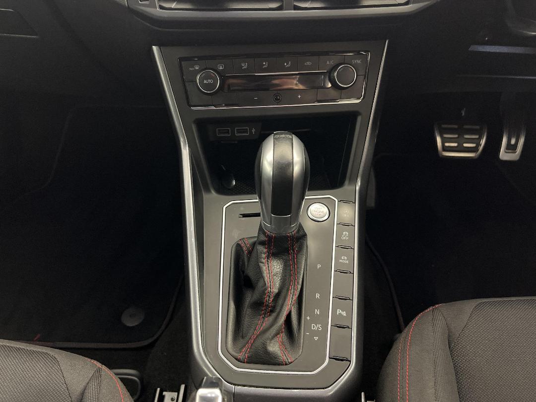 Photo '18' of Volkswagen Polo Photo '18' of Volkswagen Polo