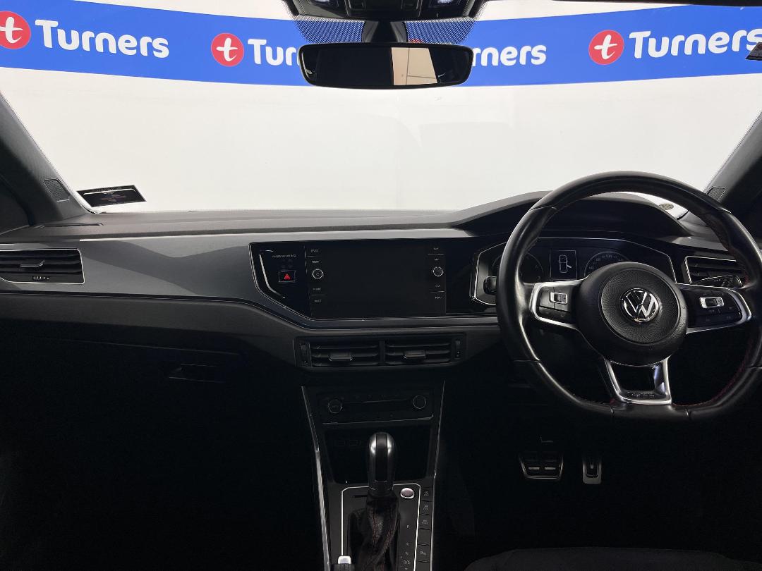 Photo '17' of Volkswagen Polo Photo '17' of Volkswagen Polo