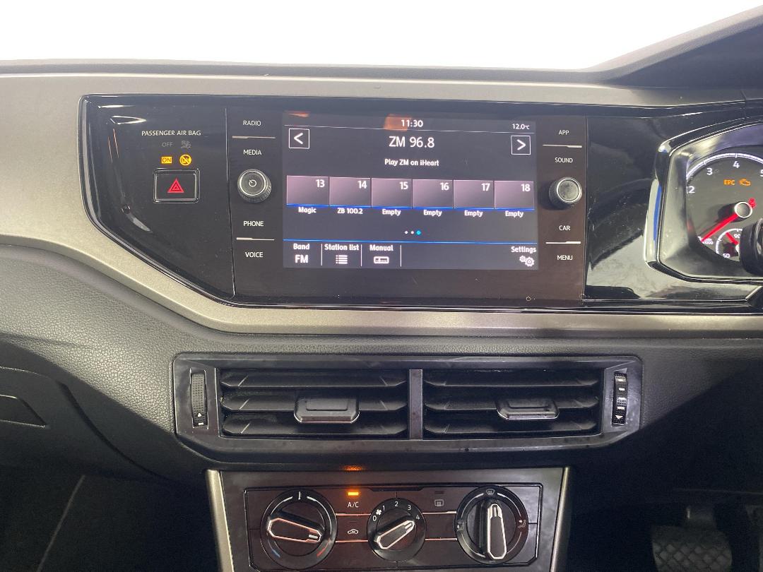 Photo '18' of Volkswagen Polo Photo '18' of Volkswagen Polo