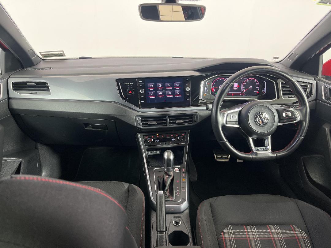 Photo '17' of Volkswagen Polo Photo '17' of Volkswagen Polo